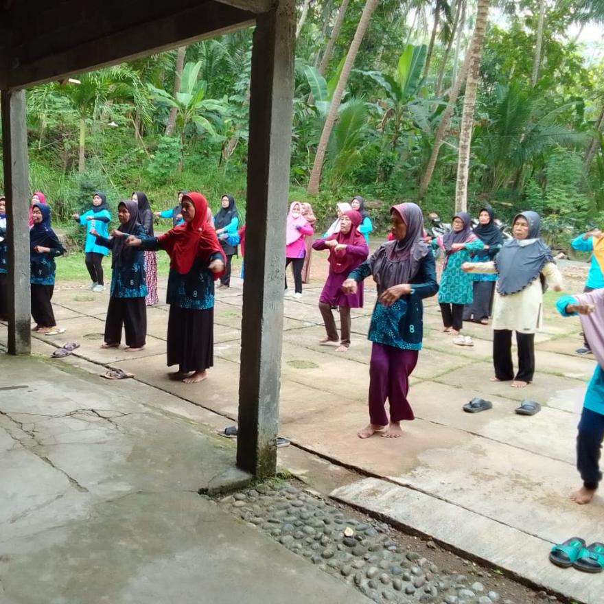 Pertemuan Kelompok Lansia Padukuhan Anjir pada Momentum Syawal